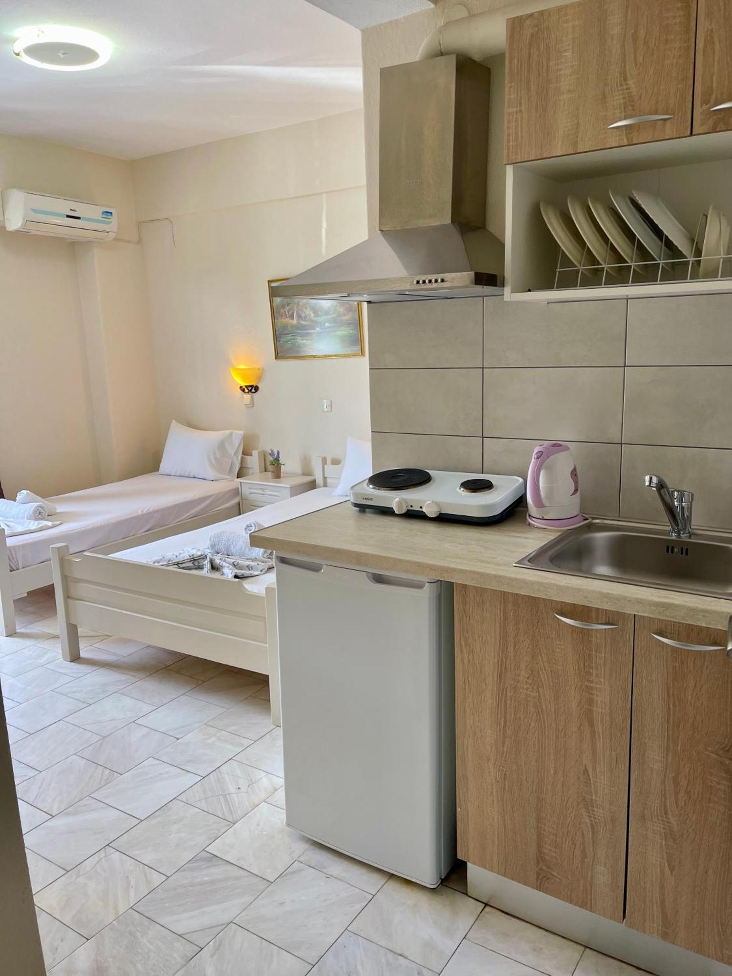 Velonis Apartments Лептокария Екстериор снимка