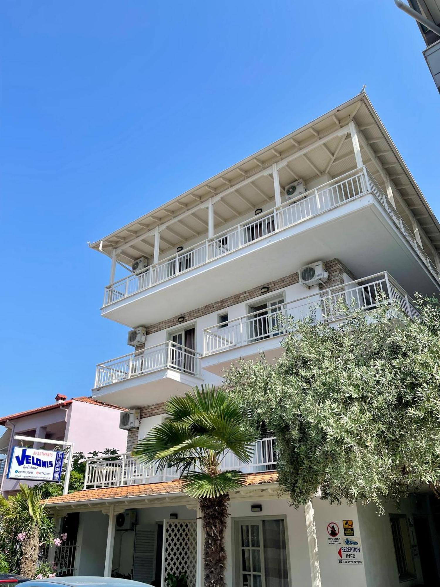 Velonis Apartments Лептокария Екстериор снимка